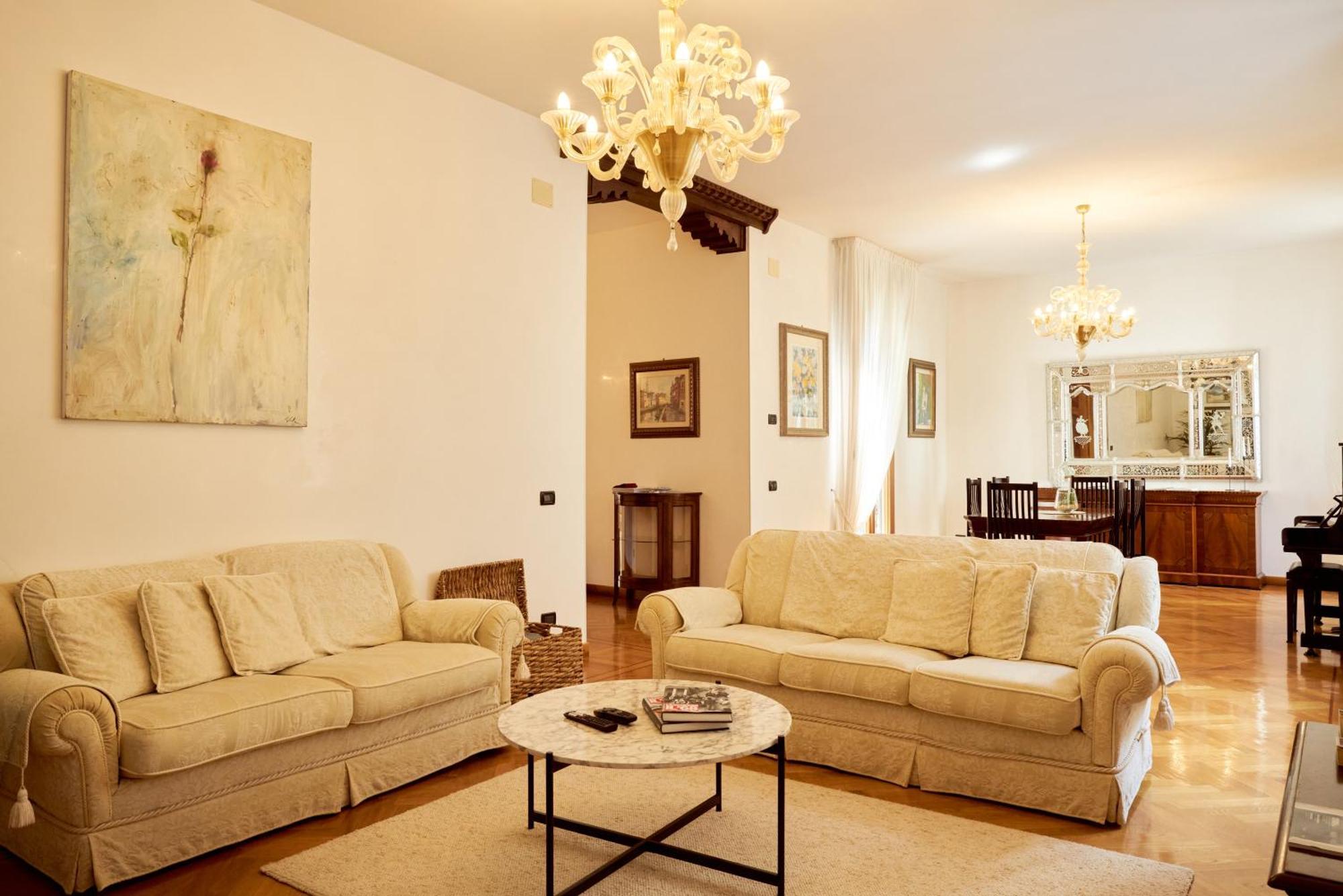 Nama Boutique Residence Venesia Bagian luar foto